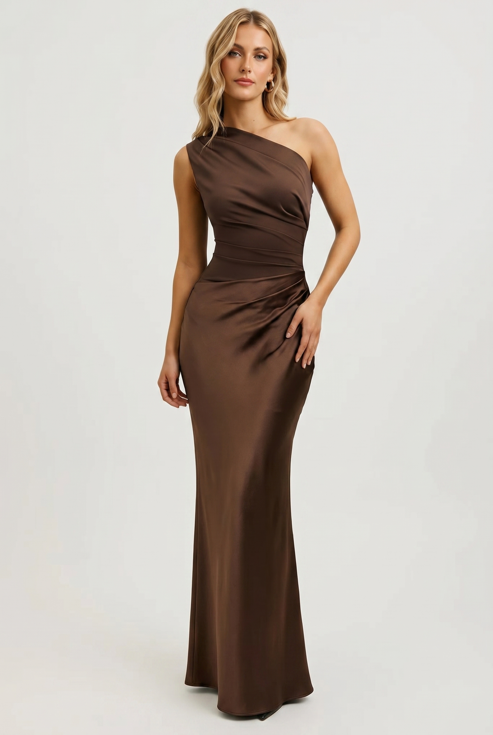 sukienka-maxi-elegancki-kroj-na-jedno-ramie-na-wesele