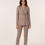 damski-garnitur-elegancki-styl-do-biura-i-formalnych-okazji
