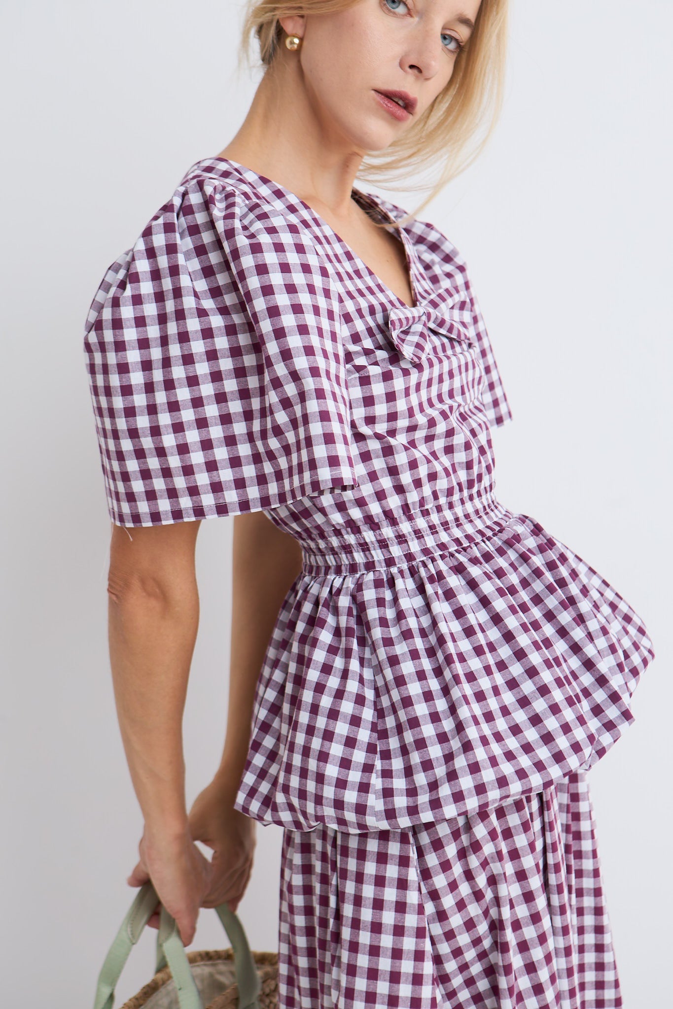 Bluzka Damska VICHY – Elegancka z Bufiastymi Rękawami i Dekoltem V 3