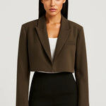 Czarna Marynarka Damska – Krótki Krój Z Eleganckim Akcentem 3