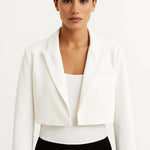 Czarna Marynarka Damska – Krótki Krój Z Eleganckim Akcentem 4