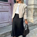 Czarna Satynowa Spódnica – Elegancki Długi Krój na Każdą Okazję 1