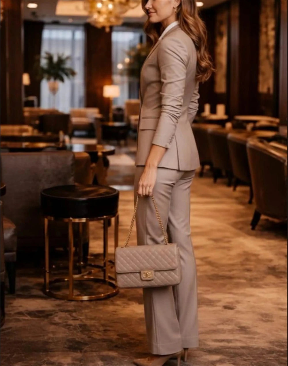 Damski Garnitur – Elegancki Styl do Biura i Formalnych Okazji 3