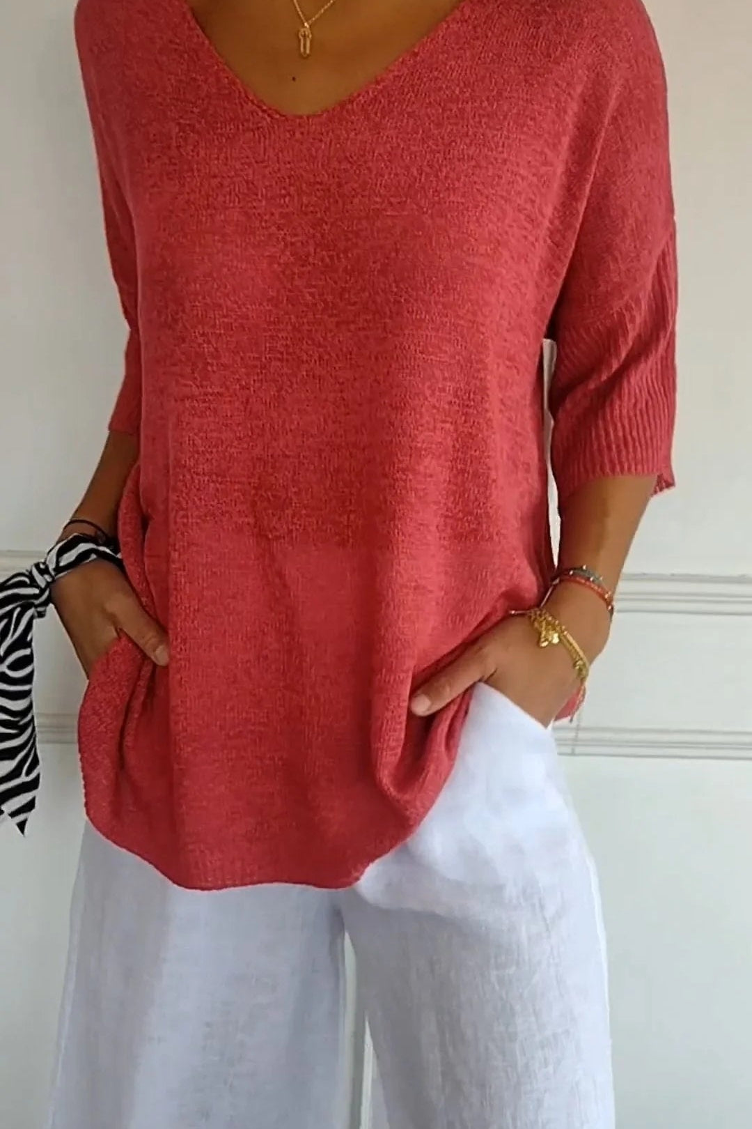 Elegancki Top Damski – Minimalistyczny Krój z Dekoltem V 0