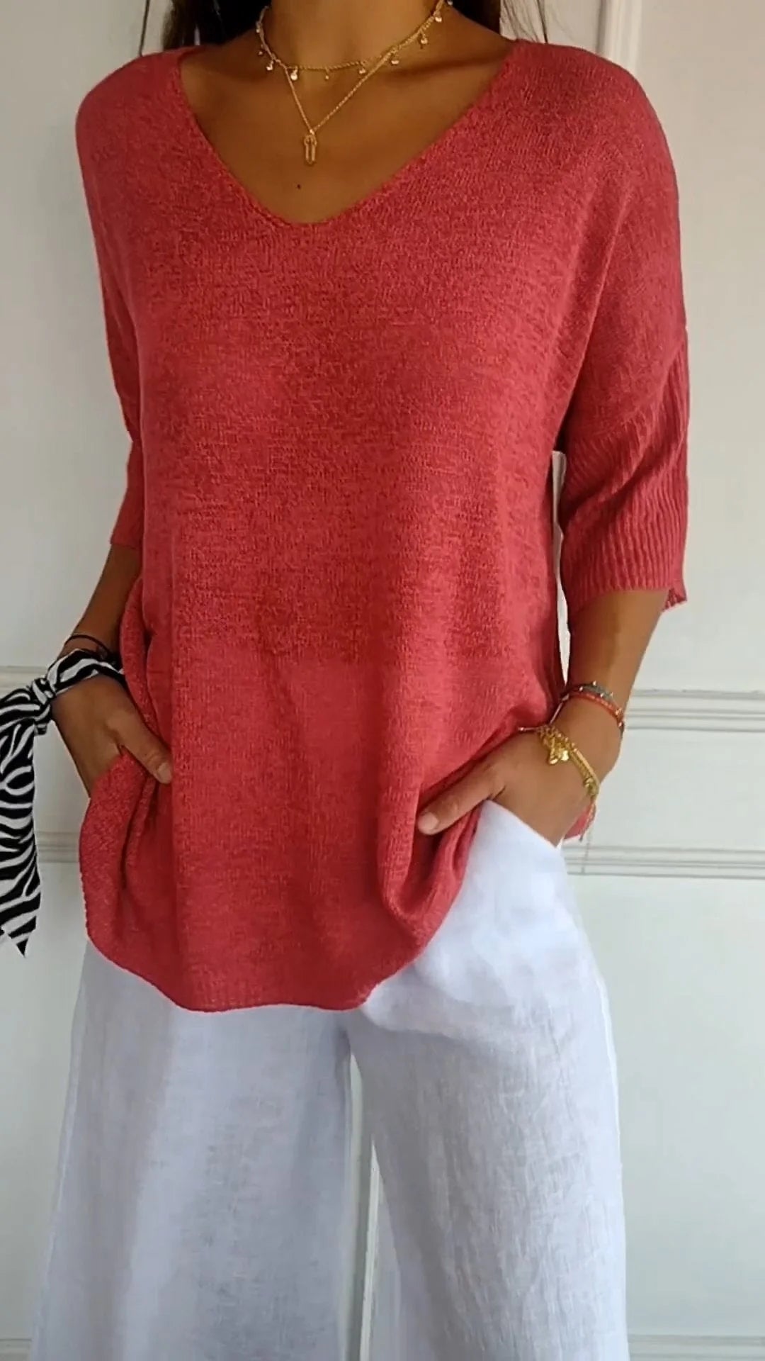 Elegancki Top Damski – Minimalistyczny Krój z Dekoltem V 0