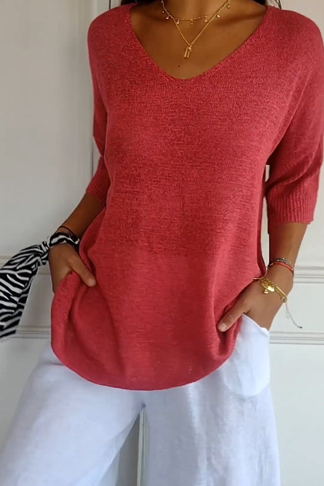 Elegancki Top Damski – Minimalistyczny Krój z Dekoltem V 1