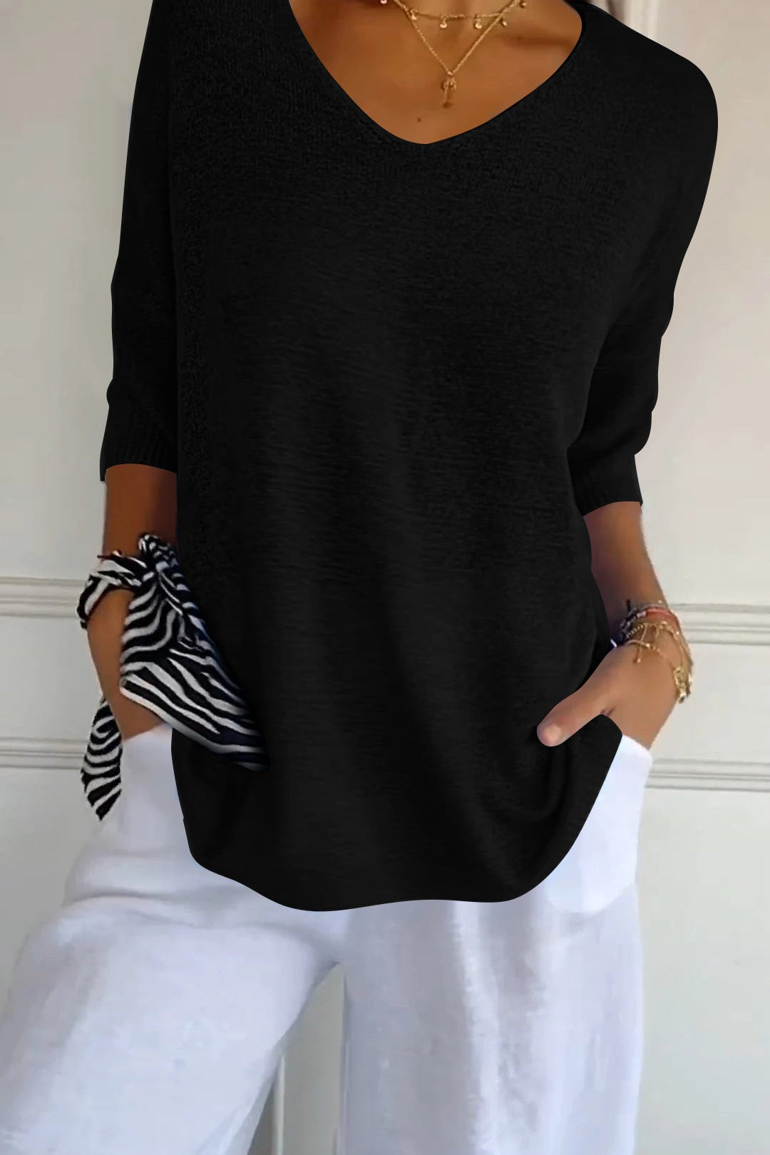 Elegancki Top Damski – Minimalistyczny Krój z Dekoltem V 11