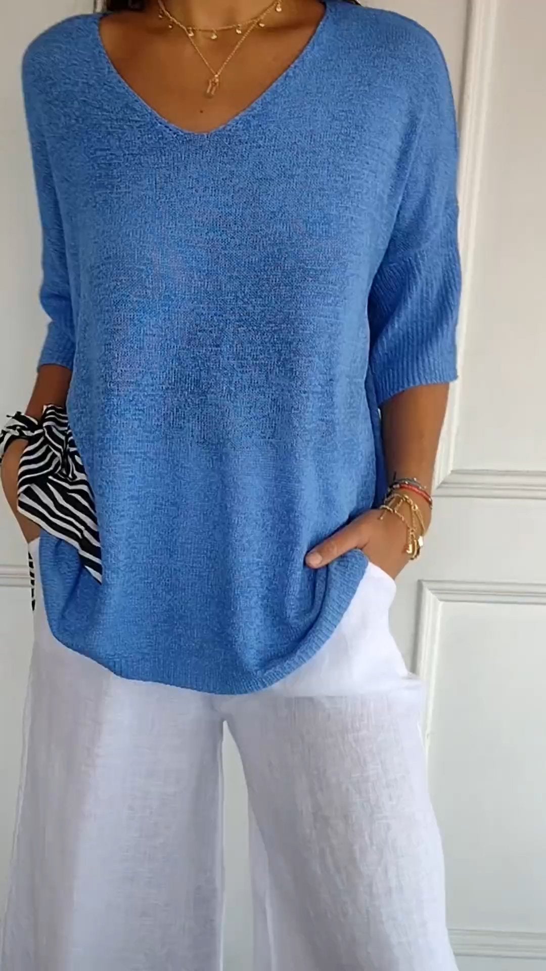 Elegancki Top Damski – Minimalistyczny Krój z Dekoltem V 2