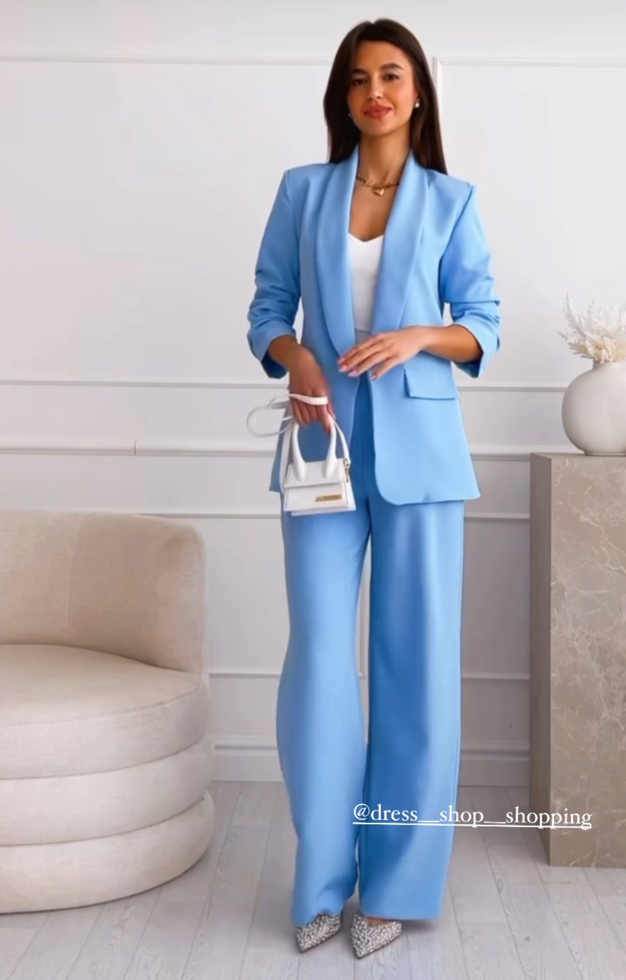 Garnitur Męski – Elegancki Krój na Każdą Okazję 2