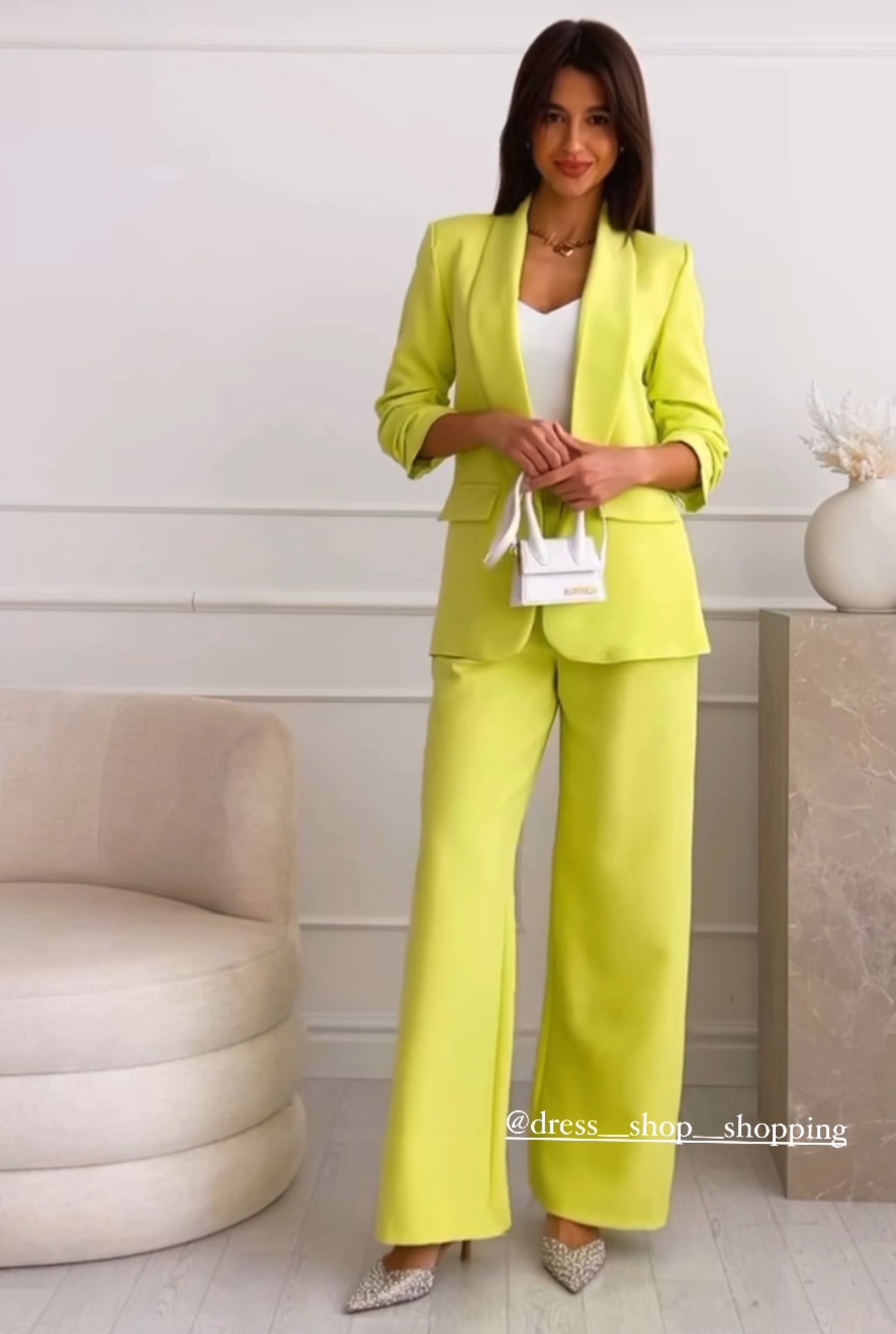 Garnitur Męski – Elegancki Krój na Każdą Okazję 3
