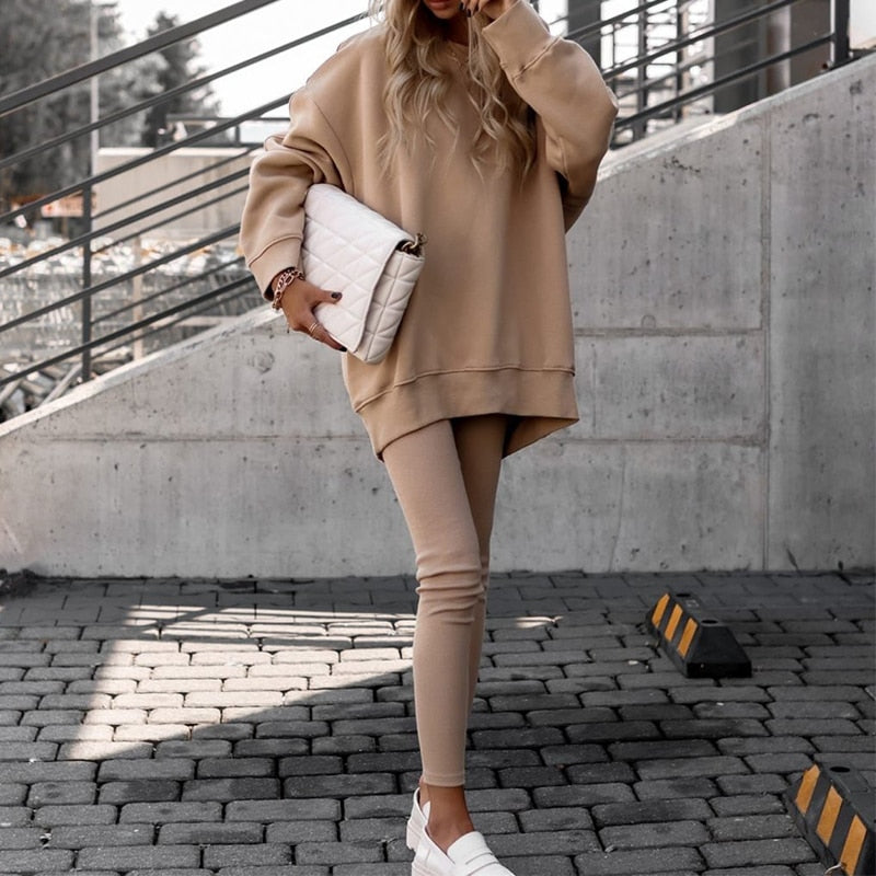 Komplet Dresowy Damski – Wygodna Oversize Bluza i Legginsy 2