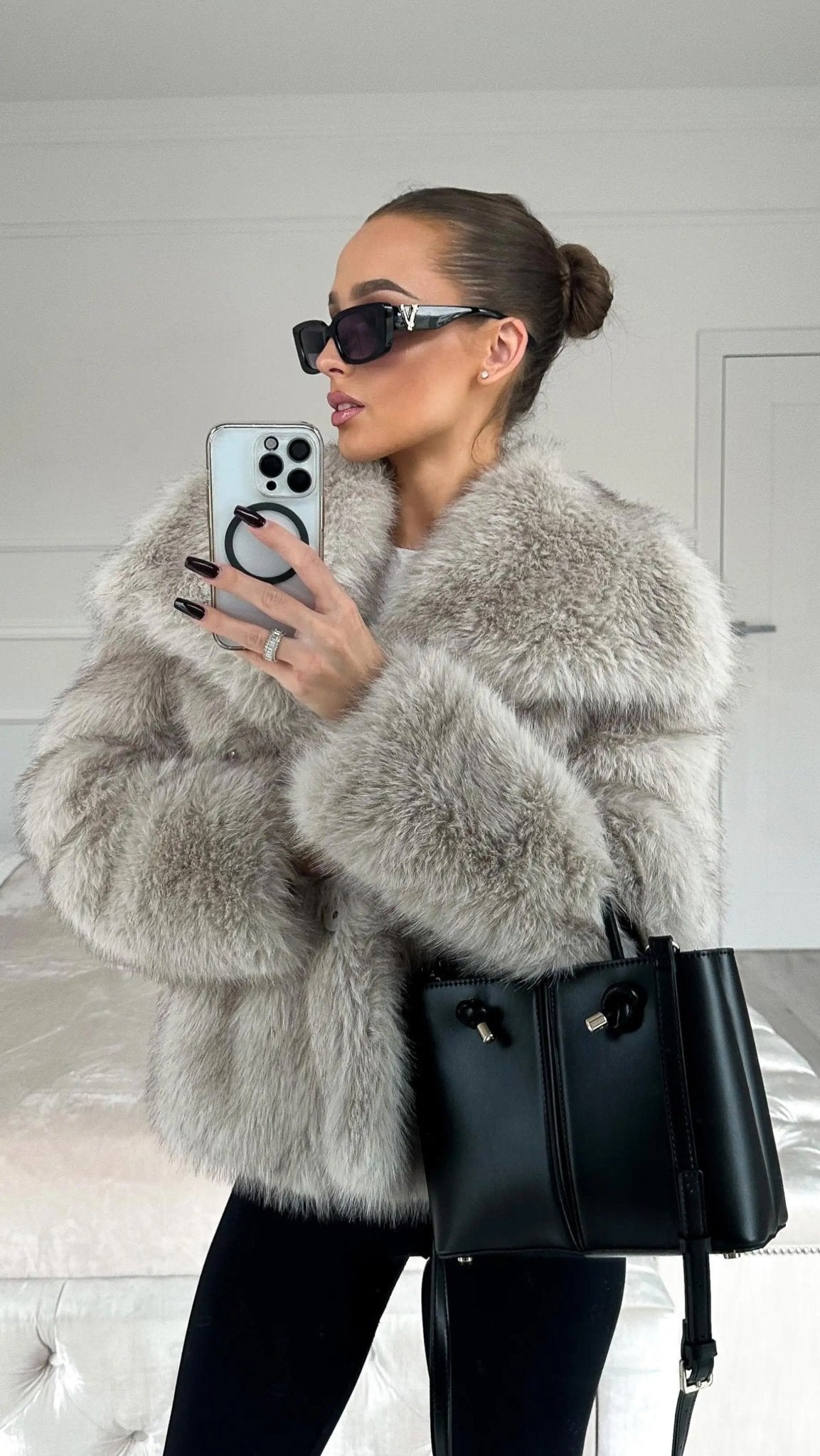 Płaszcz Damski Zimowy – Elegancki Krój z Sztucznego Futra 7