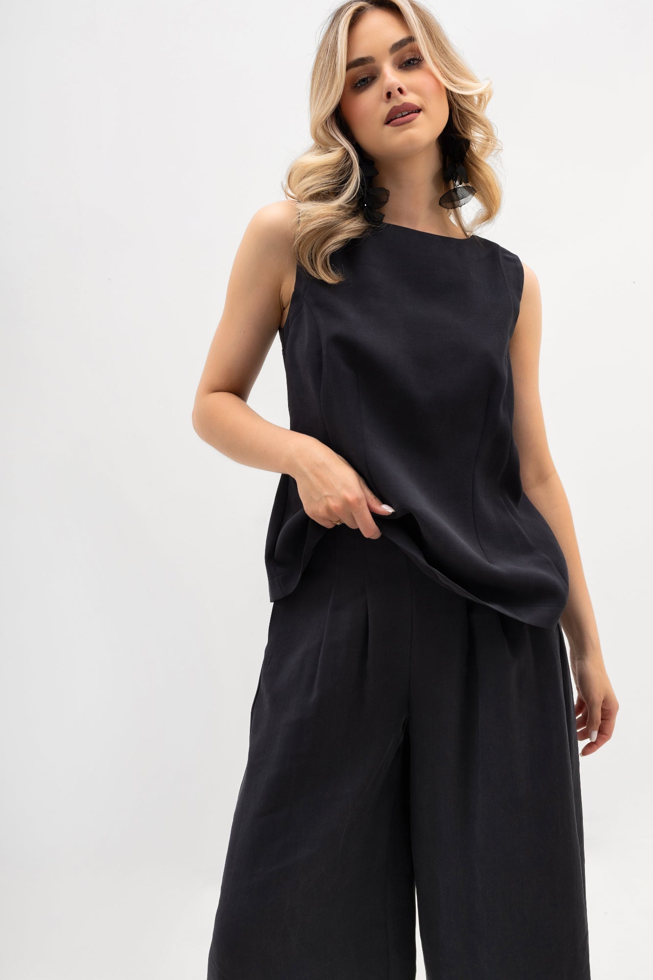 Spodnie Damskie – Elegancki Fason z Wygodną Gumką do Codziennych Stylizacji 3