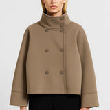 Stylowa Kurtka Krótka – Elegancki Krój dla Każdej Okazji 1