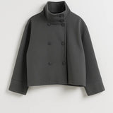 Stylowa Kurtka Krótka – Elegancki Krój dla Każdej Okazji 2