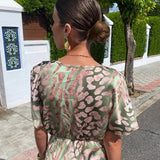 Stylowa Sukienka Kopertowa – Elegancki Krój na Wydarzenia 3