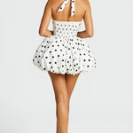 Stylowa Sukienka Mini – Wiązany Dekolt i Bufiaste Spódnice 2