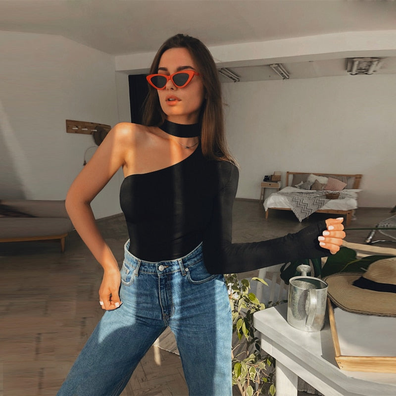 Stylowe Body z Rękawem – Asymetryczny Krój z Chokerem do Codziennych Stylizacji 1