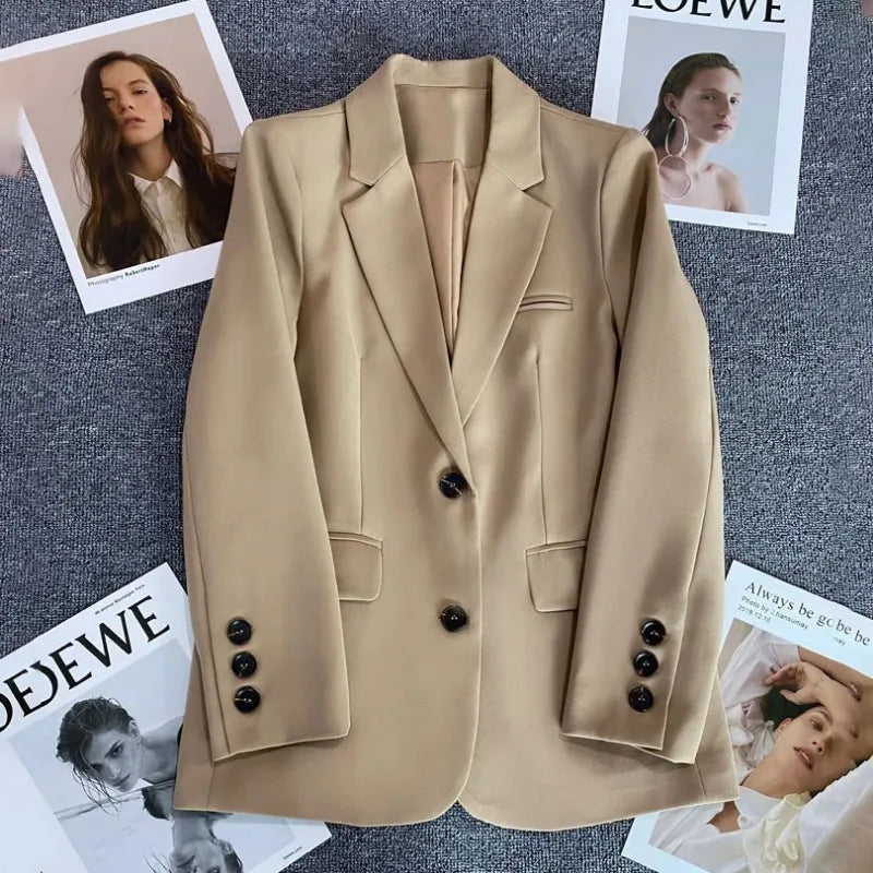 Stylowe Marynarki Biurowe – Elegancki Krój, Komfort na Co Dzień 2