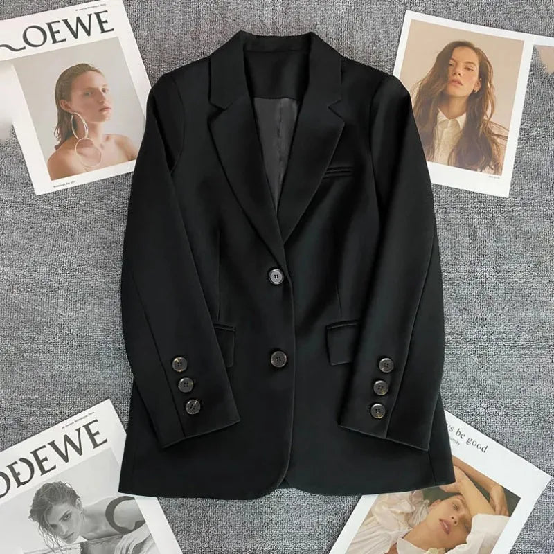 Stylowe Marynarki Biurowe – Elegancki Krój, Komfort na Co Dzień 3