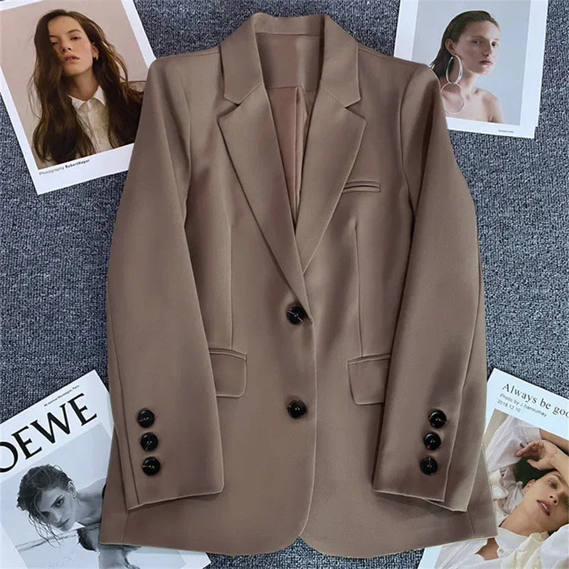 Stylowe Marynarki Biurowe – Elegancki Krój, Komfort na Co Dzień 9