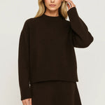 Stylowy Zestaw Damski – Ciepły Sweter i Spódnica na Chłodne Dni 0