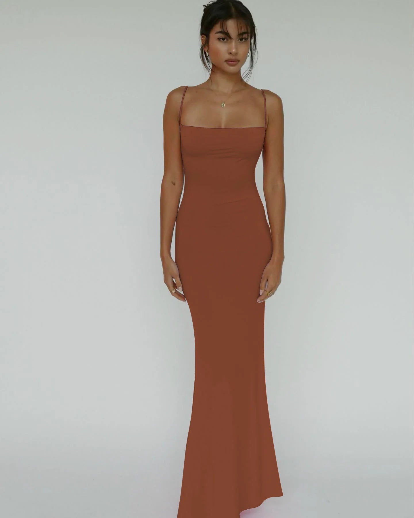 Sukienka Maxi – Elegancki Bez Rękawów na Wesele i Imprezę 14